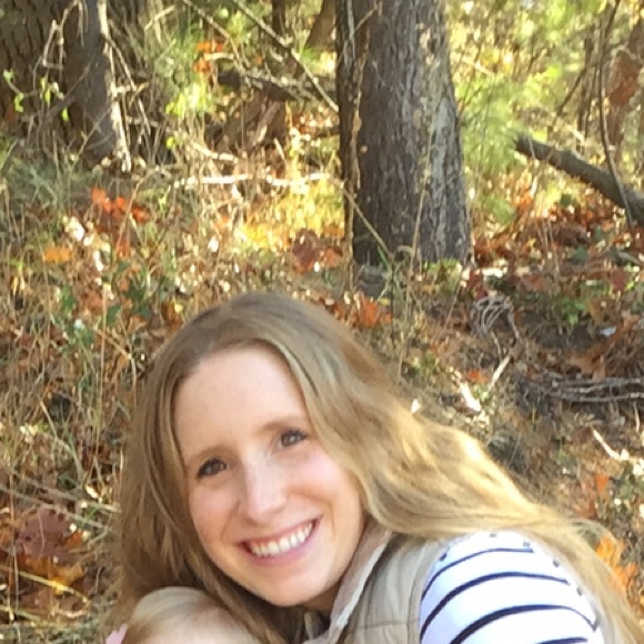 Profile Picture of Renee Anderson (@modestwife) on Poshmark