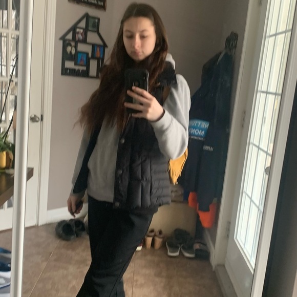 Profile Picture of Alison Forget (@aliforget) on Poshmark