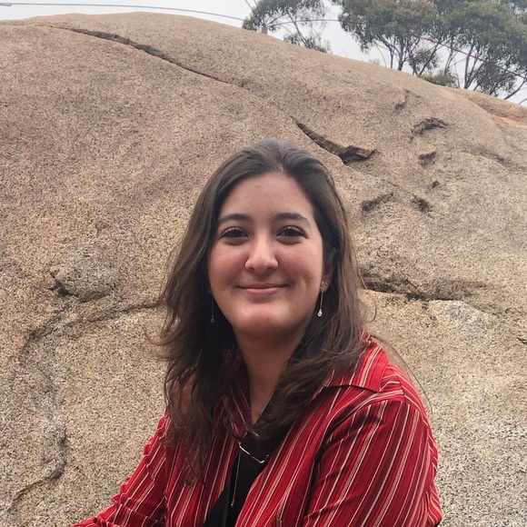 Profile Picture of Elysia Fields (@elysia_fields) on Poshmark