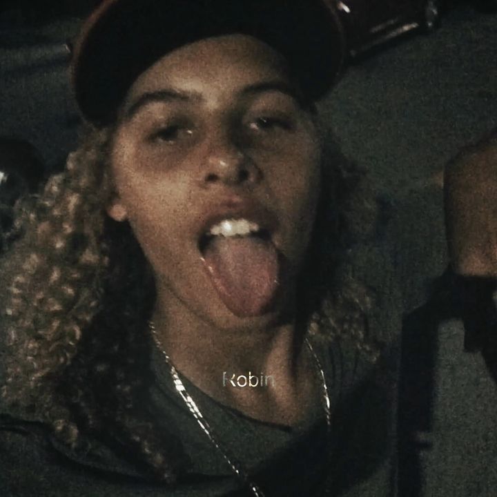 Profile Picture of Robin (@robinsully2009) on Tiktok