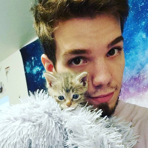 Profile Picture of Alexander Engelmann (@a_engelmann) on Poshmark