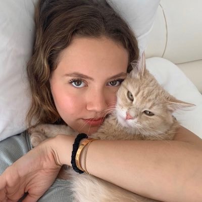 Profile Picture of Libby 🍧 (@irisagb) on Twitter