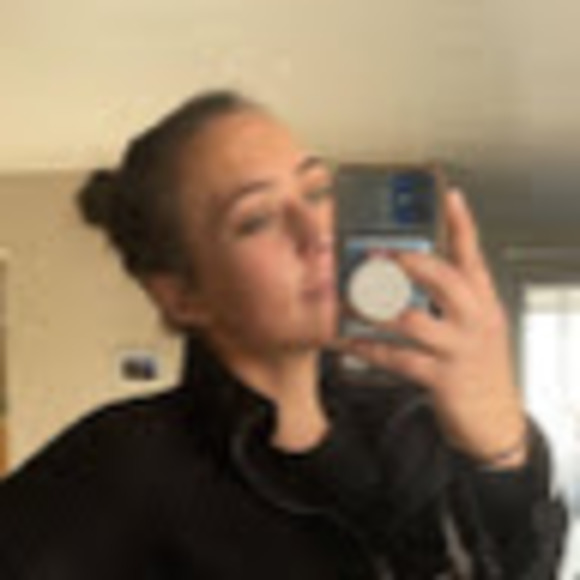 Profile Picture of Ashley Ottmann (@ajnotter) on Poshmark