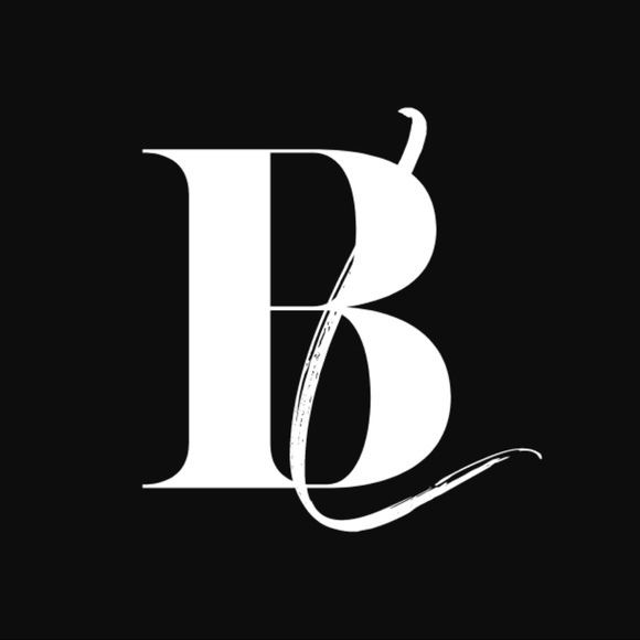 Profile Picture of Lingerie Babilonia (@lingeriedeb) on Poshmark