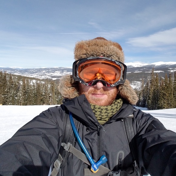 Profile Picture of Chris Zorn (@zhriscorn22) on Poshmark