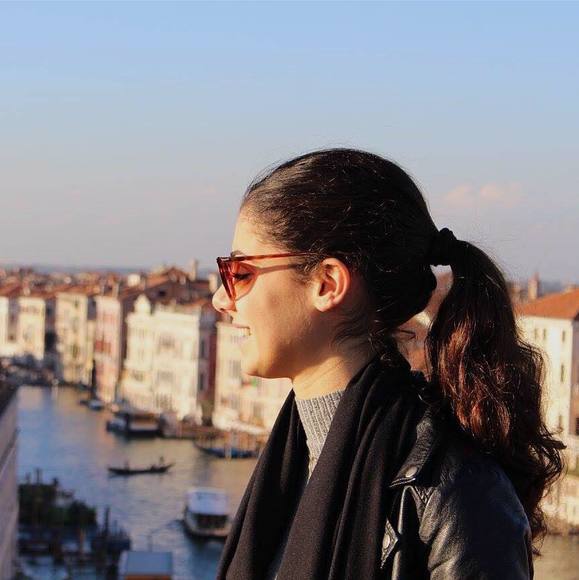 Profile Picture of Anna Stefanile (@annastefanile) on Poshmark