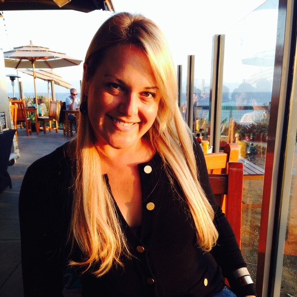 Profile Picture of Sharon Pearson (@girlie2004) on Poshmark