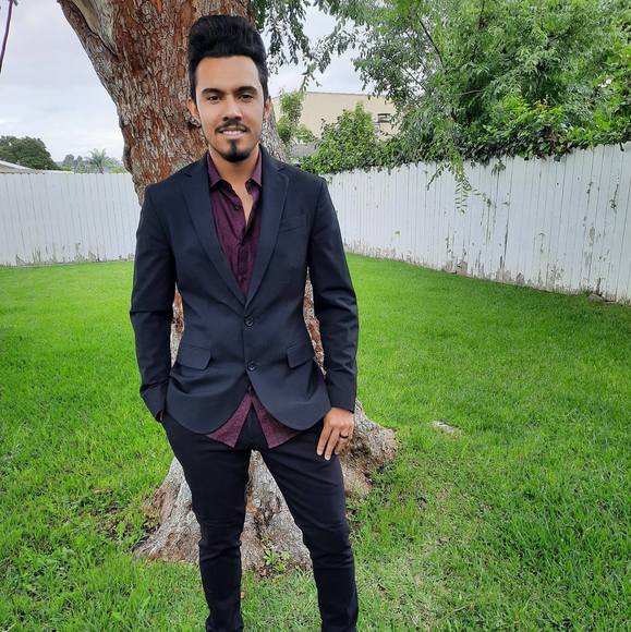 Profile Picture of Michael Menjivar (@musicmenji) on Poshmark