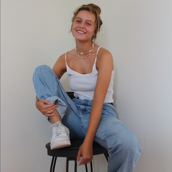 Profile Picture of Lauren Sinopoli (@losinopp) on Poshmark