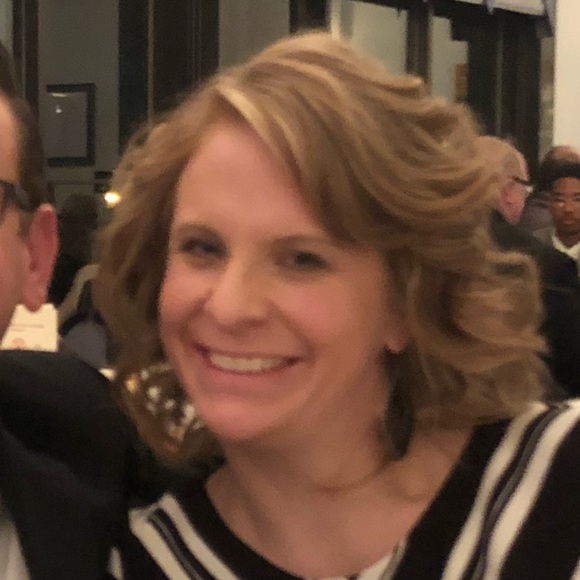 Profile Picture of Christine Penner (@cives02) on Poshmark