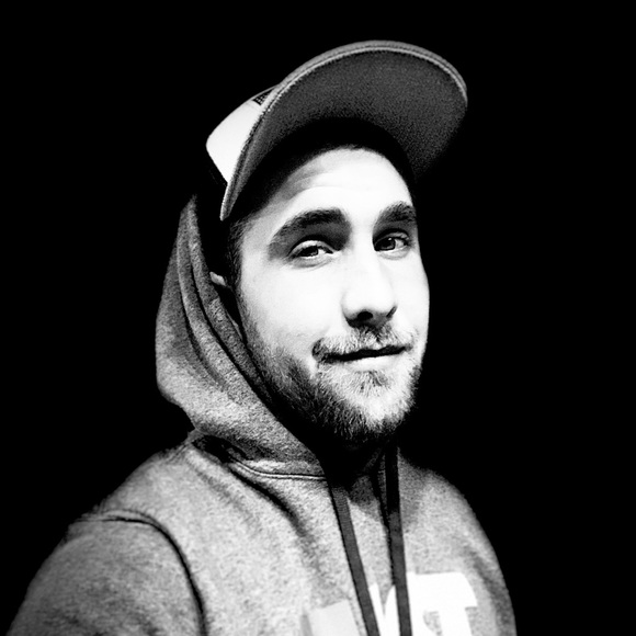 Profile Picture of Tyler Connelly (@tlc192010) on Poshmark