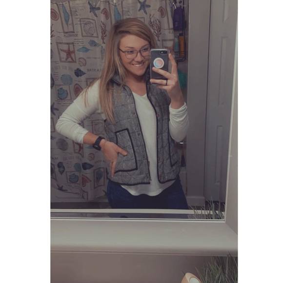 Profile Picture of Faith Beisser (@faithbeisser) on Poshmark