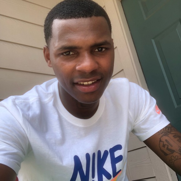 Profile Picture of Donnell Poullard (@sirpoullard) on Poshmark