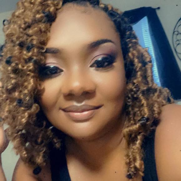 Profile Picture of Erica Buford (@berica123) on Poshmark