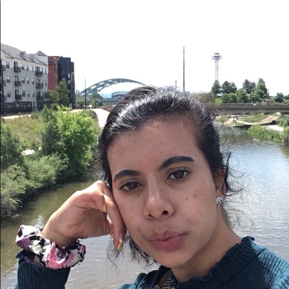 Profile Picture of Violeta Marmol-ortiz (@violetamarmo809) on Poshmark