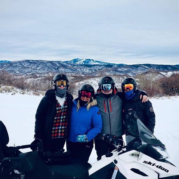 Profile Picture of Cassandra Vazquez (@cassandravaz325) on Poshmark