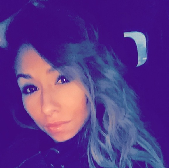 Profile Picture of Joella Velasquez-herbert (@jellybearz) on Poshmark