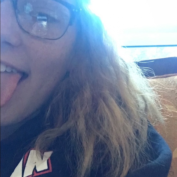 Kylie Raught - Poshmark Profile Picture of Kylie Raught (@kyliejoraught) on Poshmark