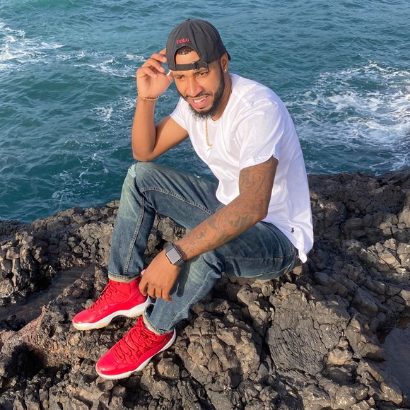 Profile Picture of Fabio Goncalves (@fabiopina2011) on Poshmark