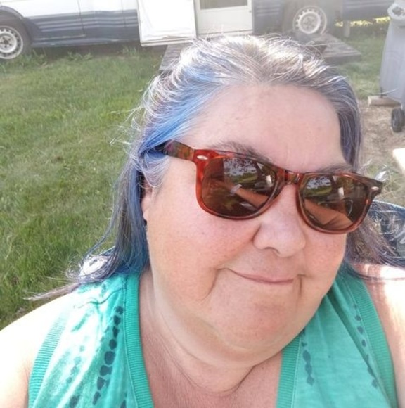 Profile Picture of Michelle Pitzner (@michellepitzner) on Poshmark