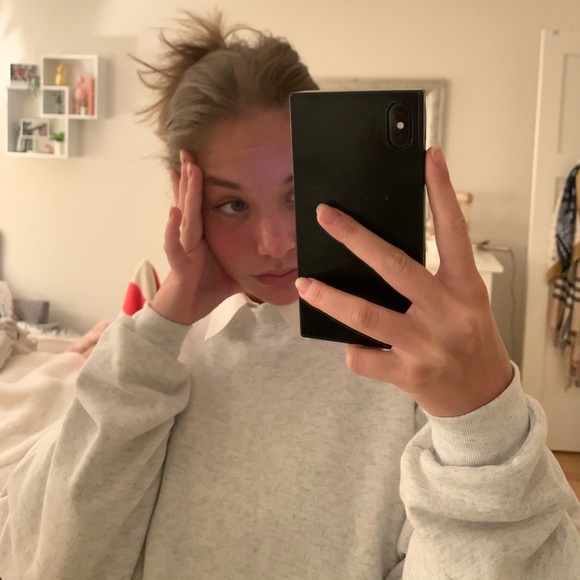 Profile Picture of Isabella Kelly (@isabellakellly) on Poshmark