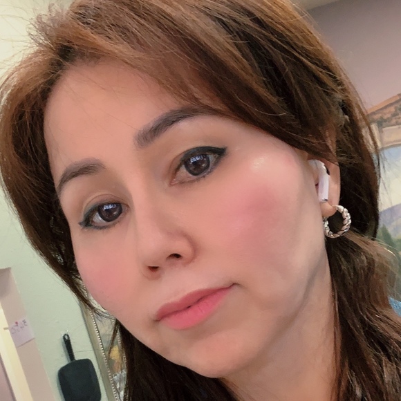Profile Picture of Hien To (@heatherhien) on Poshmark