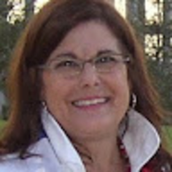Profile Picture of Terri Wischerath (@zinniachick) on Poshmark