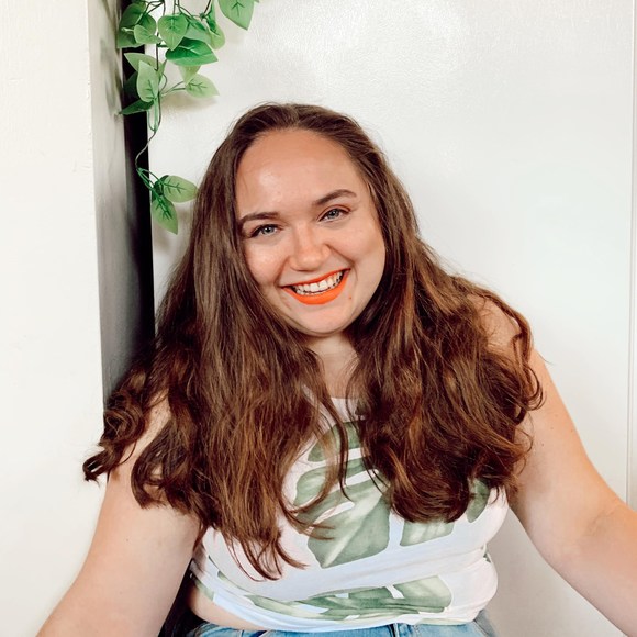 Profile Picture of Leah Wolf (@lwolf101) on Poshmark