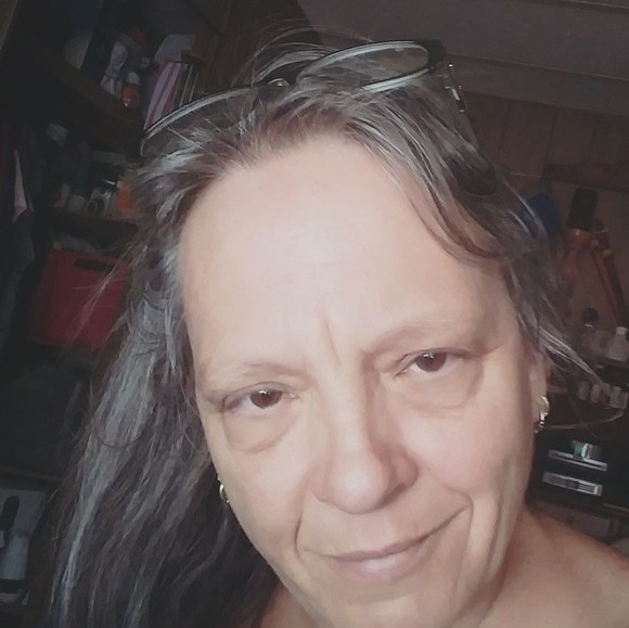 Profile Picture of Lisa Simpson (@larockssimpson) on Poshmark