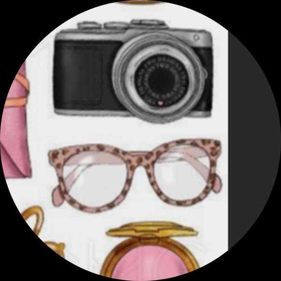 Profile Picture of Amber Padron (@juniperjean) on Poshmark