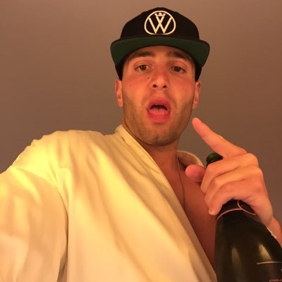 Profile Picture of Joeee.cino (@JoeSeeNo) on Twitter