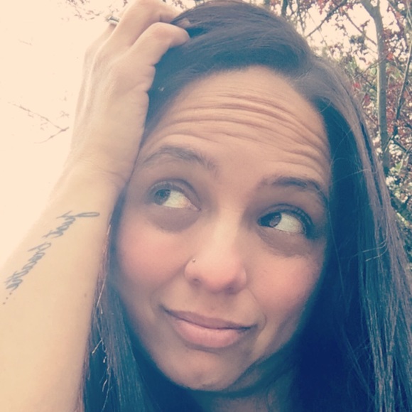 Profile Picture of Sephra Afonso (@afonso001a) on Poshmark