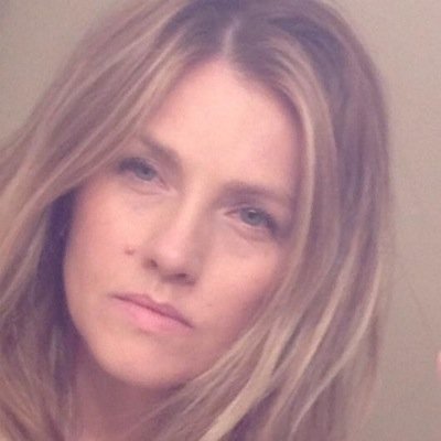 Profile Picture of Julia Savoy (@queenofsavyland) on Twitter