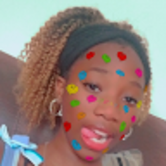 Profile Picture of Dilys-lois Awuku (@awukudilyslois) on Poshmark