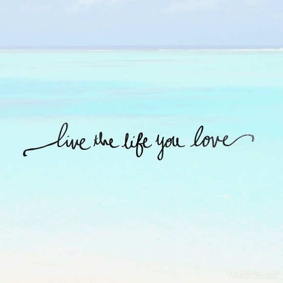 Profile Picture of Nola Sedlaczek (@holanolas) on Poshmark