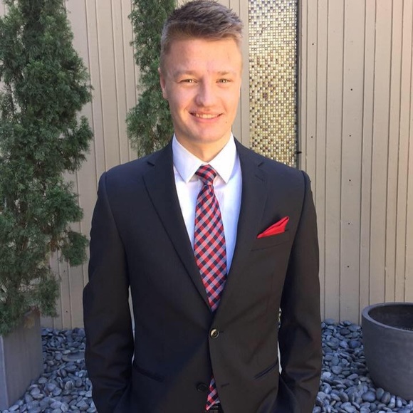 Profile Picture of Cody Spencer (@cspencer761) on Poshmark