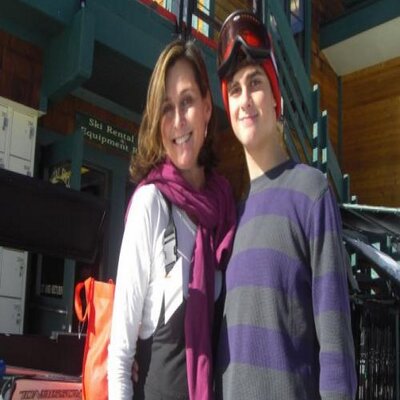 Kimberly Bloom - Twitter Profile Picture of Kimberly Bloom (@KB4asea) on Twitter