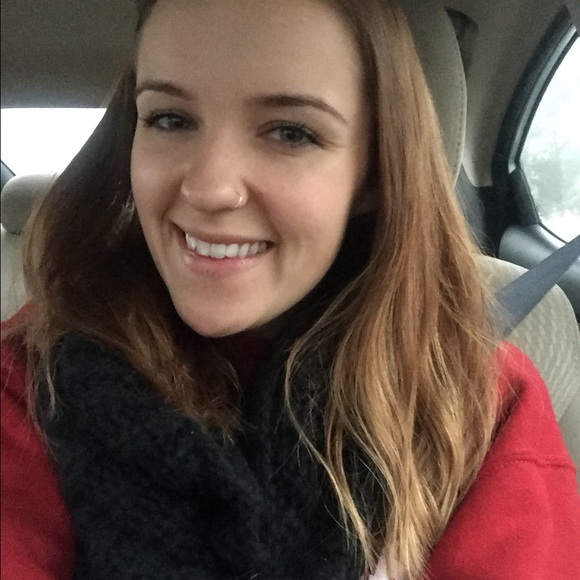 Profile Picture of Haley Chapman (@hmchapman04) on Poshmark