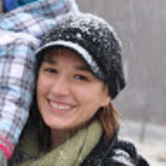 Profile Picture of Amy Wierks (@amywierks) on Poshmark