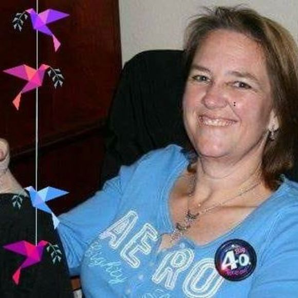 Profile Picture of Deena Newland larson (@dnewland4201) on Poshmark