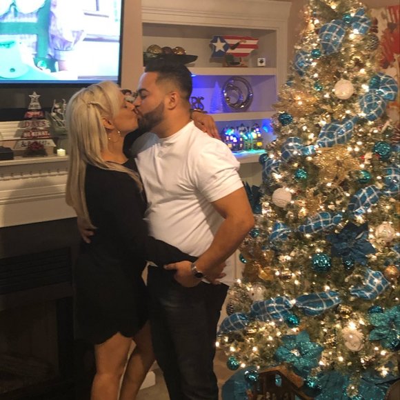 Profile Picture of Jazmin Espinal (@laflaca2975) on Poshmark