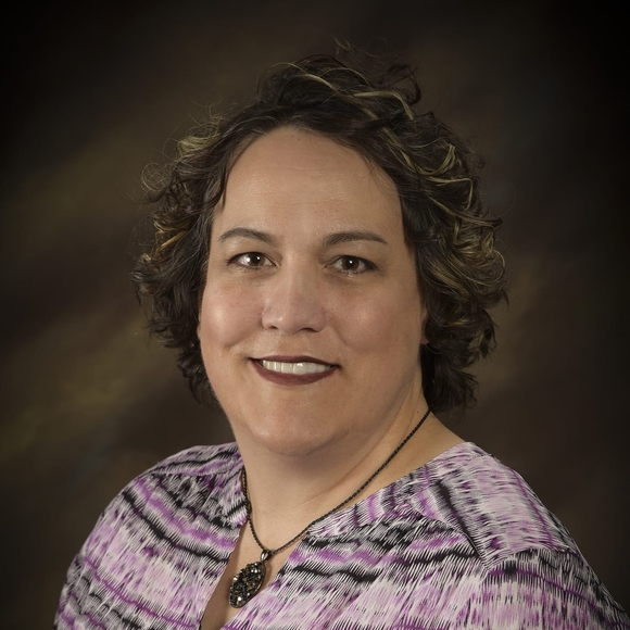 Profile Picture of Leslie Whetten (@lraeluna) on Poshmark