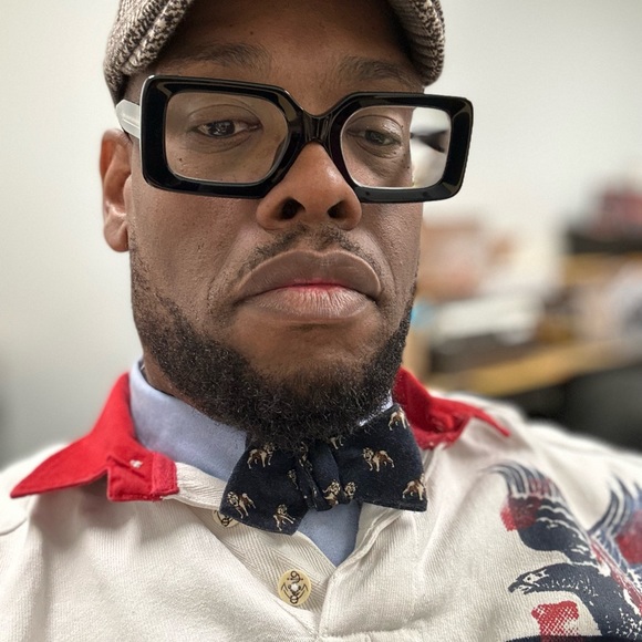 Profile Picture of Bobby Fields (@bf741972) on Poshmark