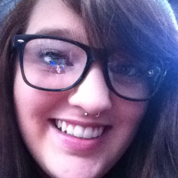 Profile Picture of Julia Obelenus (@juliaobelenus) on Poshmark