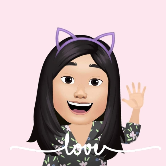 Profile Picture of Stephanie Bradshaw (@pumpkinzz) on Poshmark