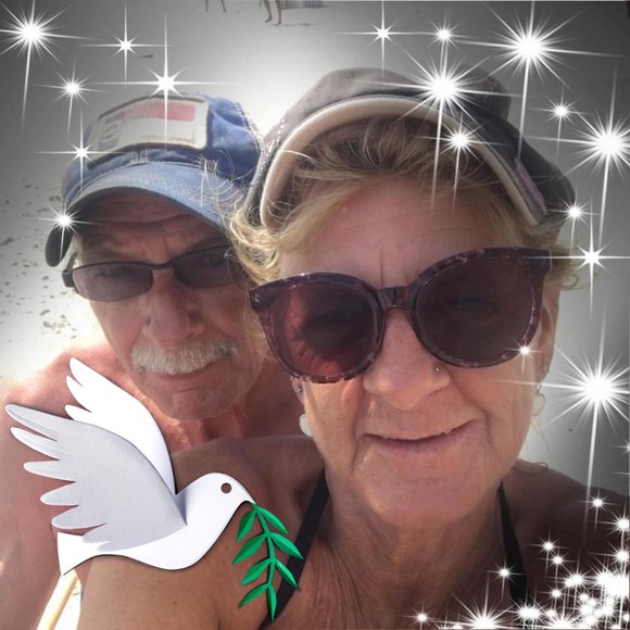 Profile Picture of Jeff vickie Mecimore (@vickiemecimore) on Poshmark