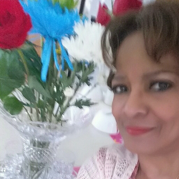 Profile Picture of Joanne Mathis (@juwon567) on Poshmark