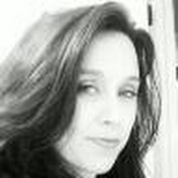 Profile Picture of Elizabeth Balluff (@rt4lungs) on Poshmark