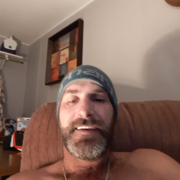 Profile Picture of Jeremy Hooker (@jeremy_hooker) on Poshmark
