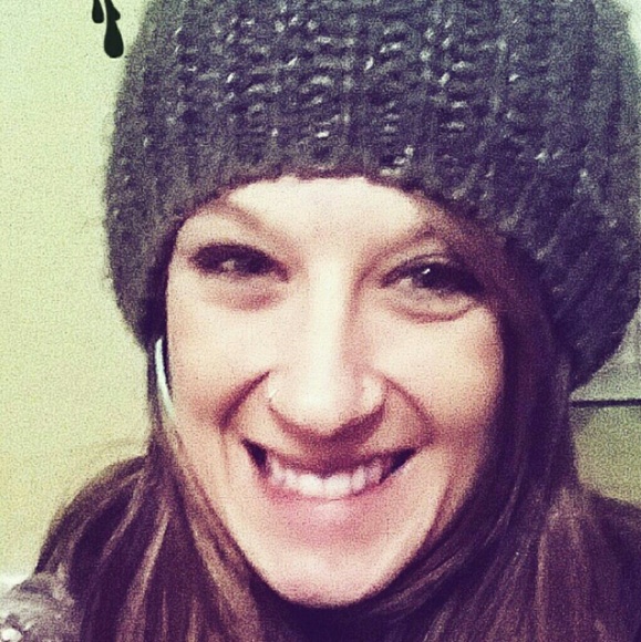 Profile Picture of Courtney Prinzing (@courtdizznizzle) on Poshmark